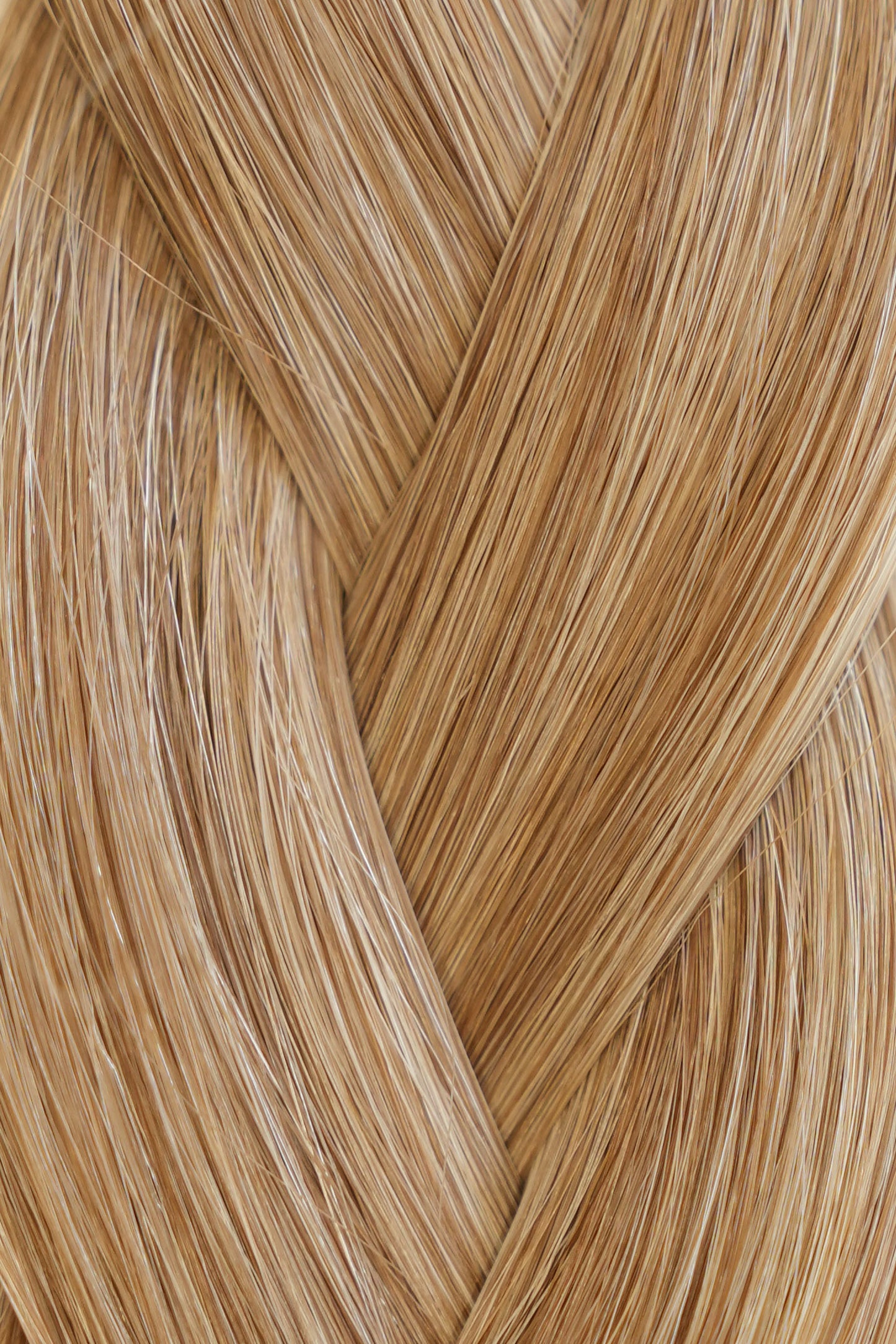 22" Keratin Bond Hair Extensions (25g Bundle) in Biscuit