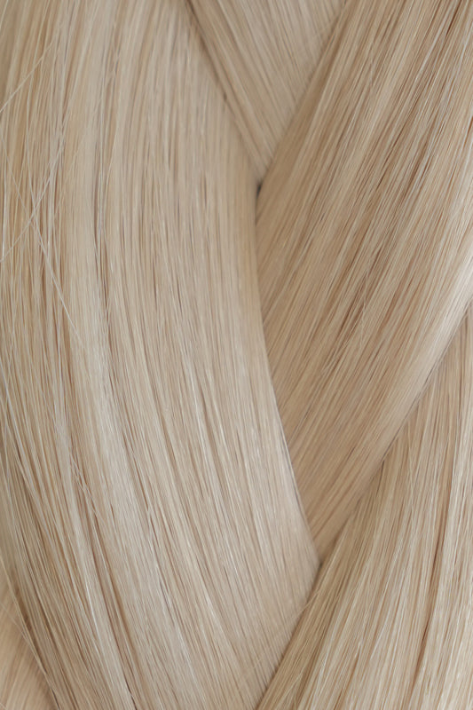 22" Keratin Bond Hair Extensions (25g Bundle) in Vanilla Bean